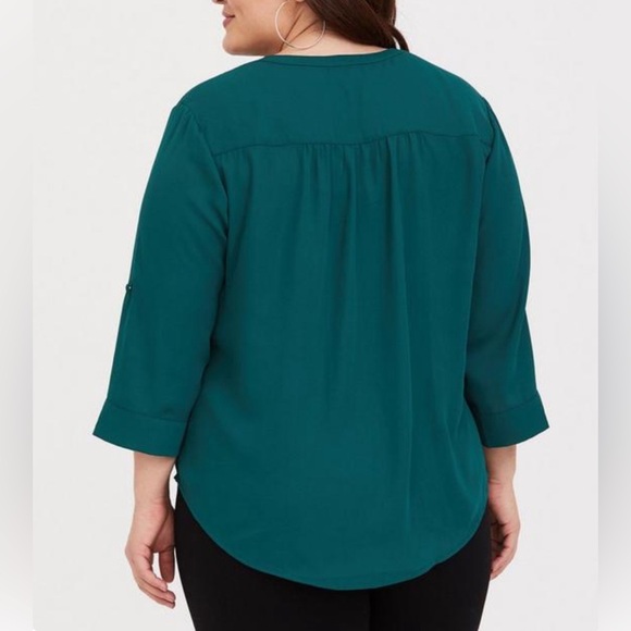 Torrid | Emerald Green Harper Georgette Button Front Popover Blouse | 4X - Picture 2 of 11